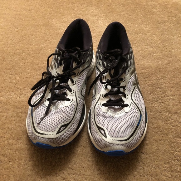 Asics Running Shoes - Picture 2 of 6